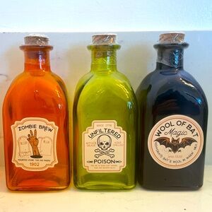 NWT Corked Glass Apothecary Potion N Elixir Bottle Set Halloween Decor